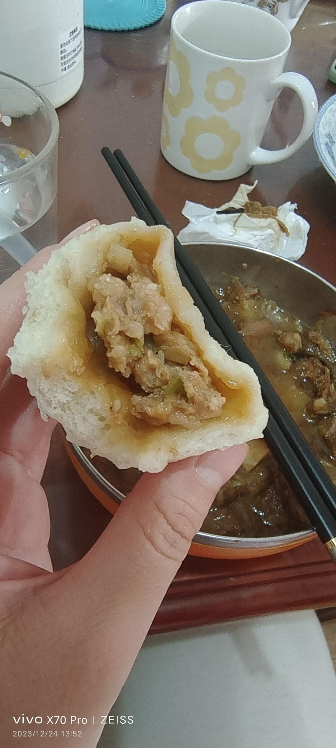 软面透油小笼包