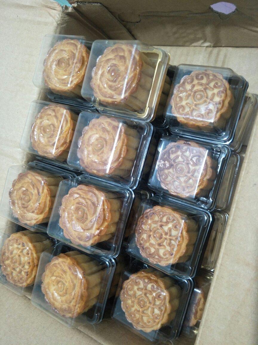 广式月饼—蛋黄莲蓉月饼