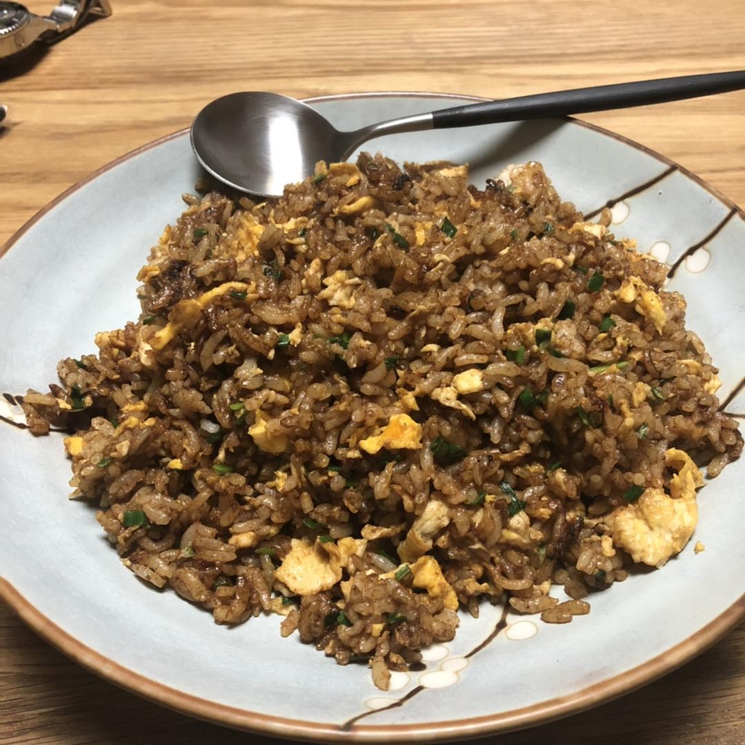 洋葱酱油蛋炒饭