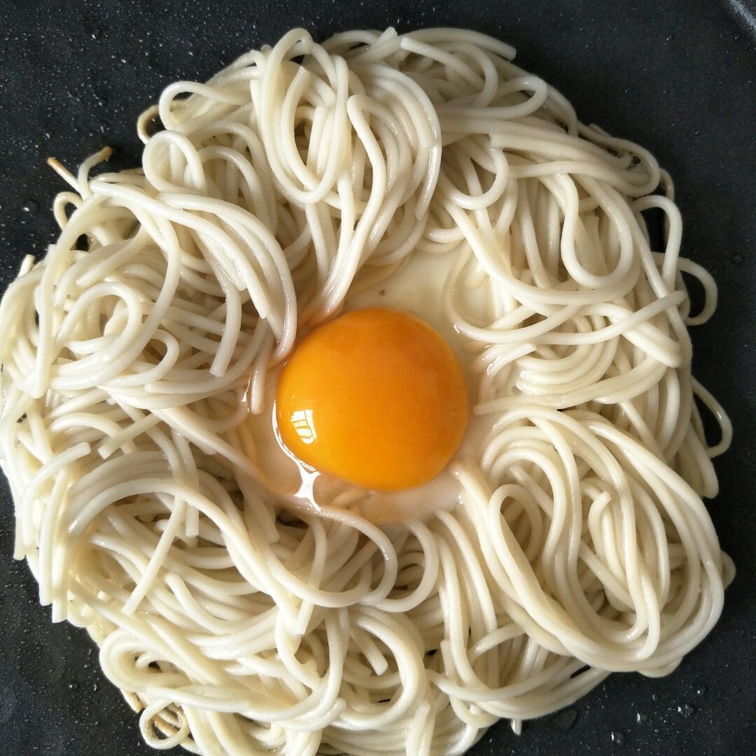 漂亮的小鸟巢面条