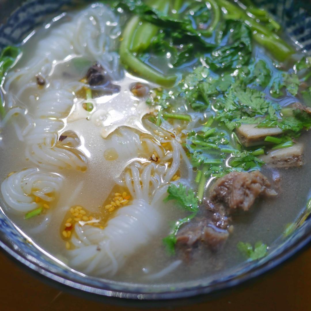 兰州牛肉汤底麻辣烫