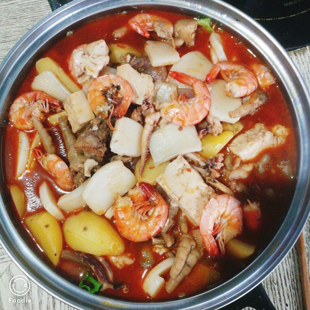 超简单的明虾鸡爪煲