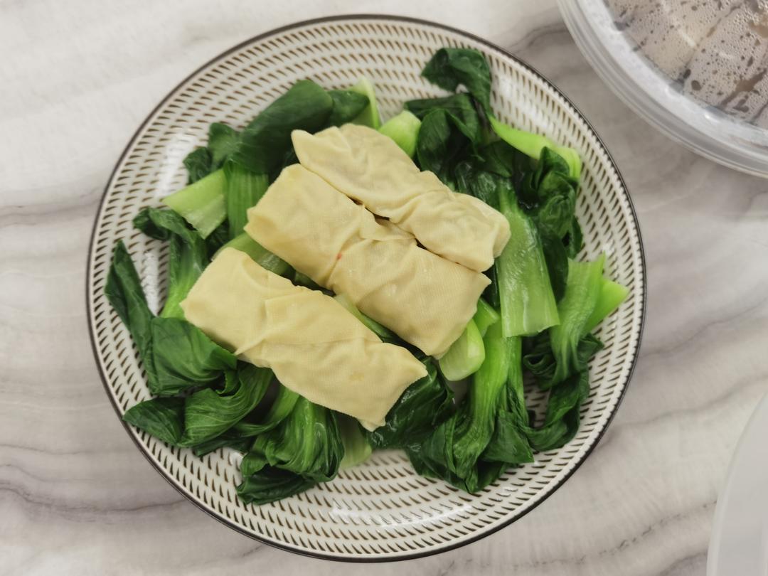 鸡汁荠菜百叶包