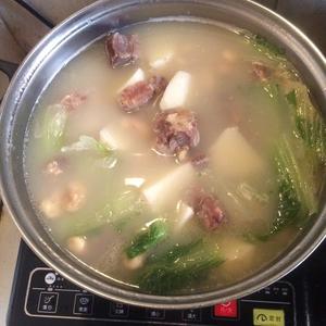 白芸豆山药腊排骨汤的做法 步骤5