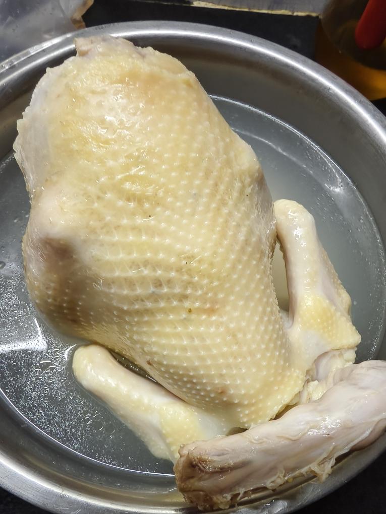 电饭锅盐焗鸡的做法 步骤7