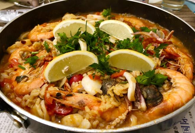 西班牙海鲜饭paella的做法