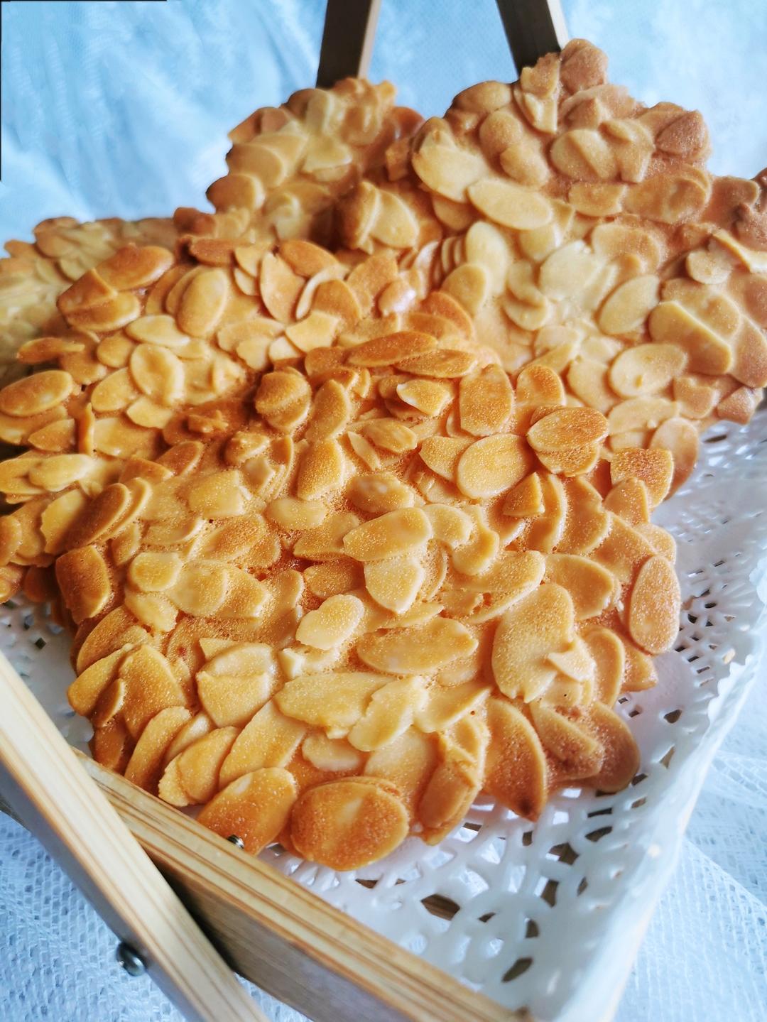 奶香浓郁｜巨好吃的焦糖杏仁酥～瓦片酥