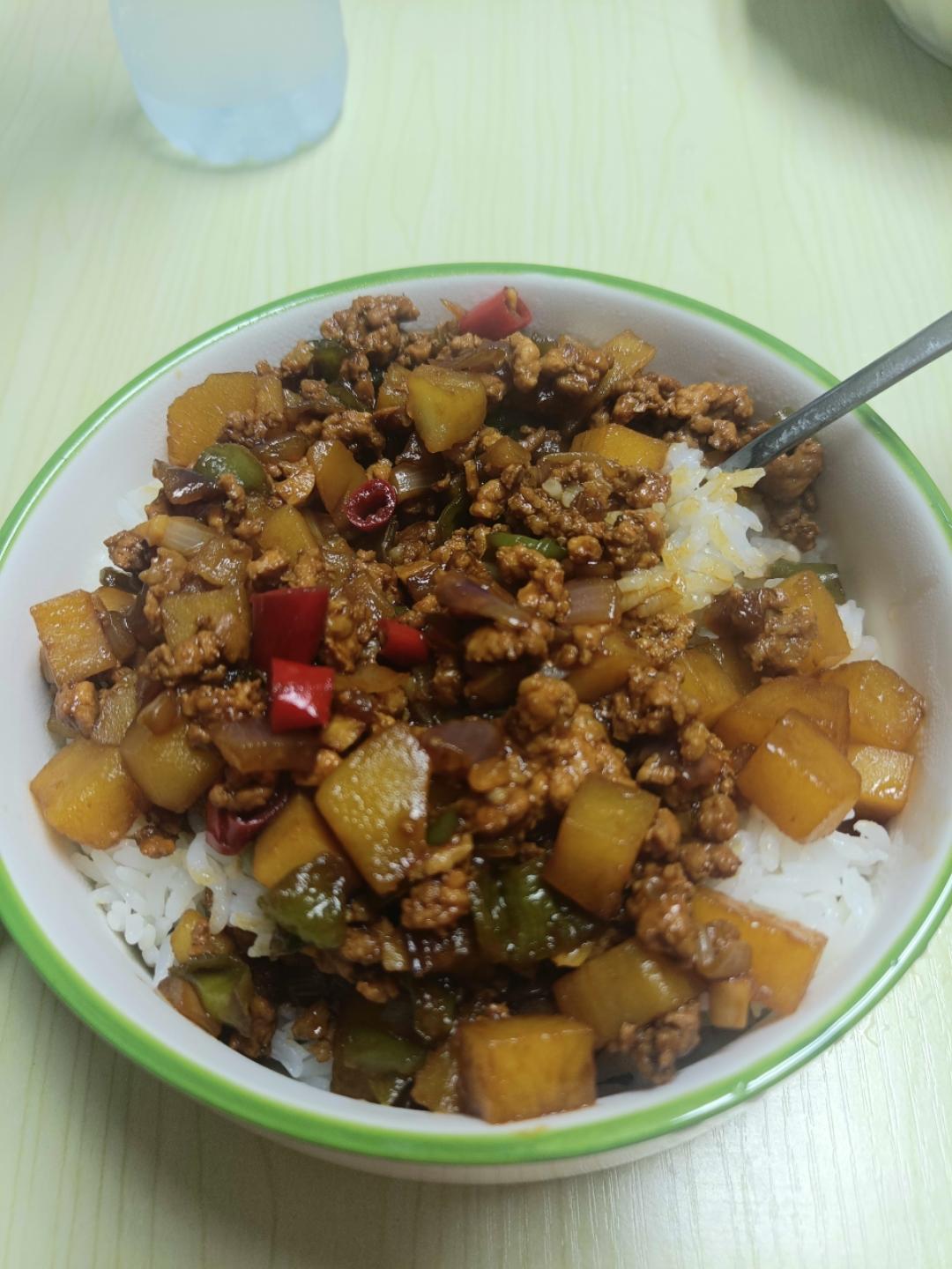 肉沫土豆饭