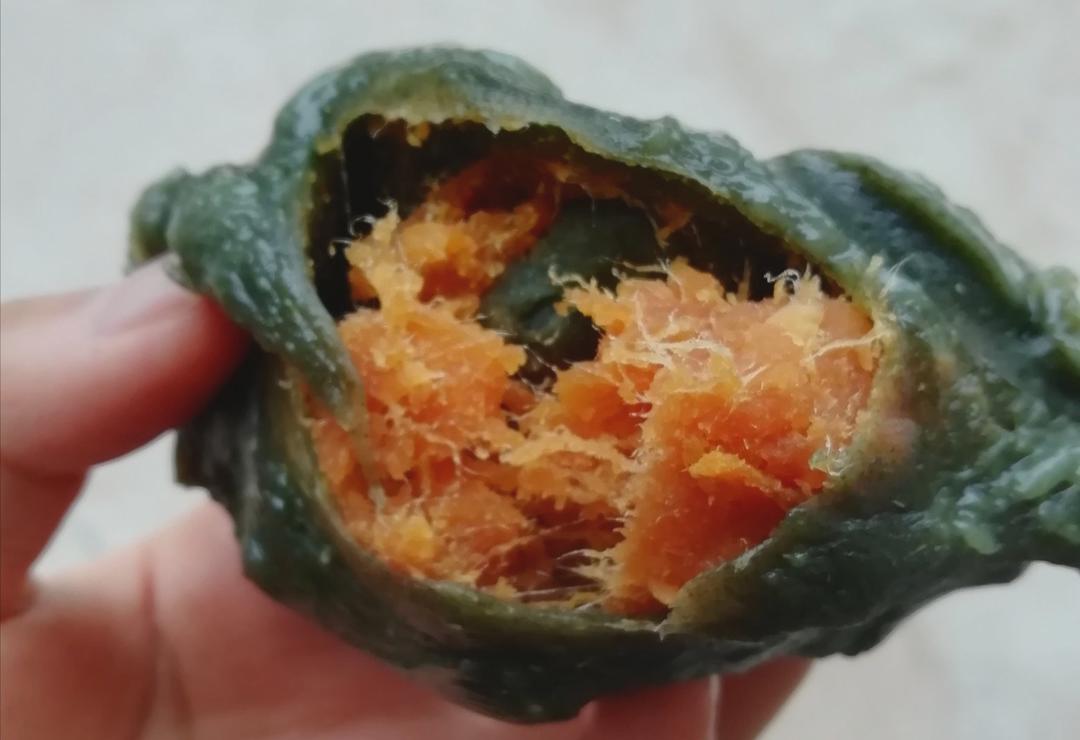 网红青团～～咸蛋黄肉松青团