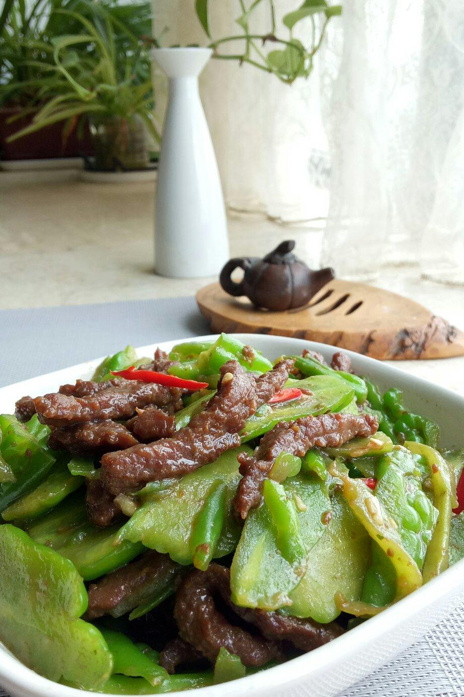 牛肉炒苦瓜（附苦瓜的处理方法）