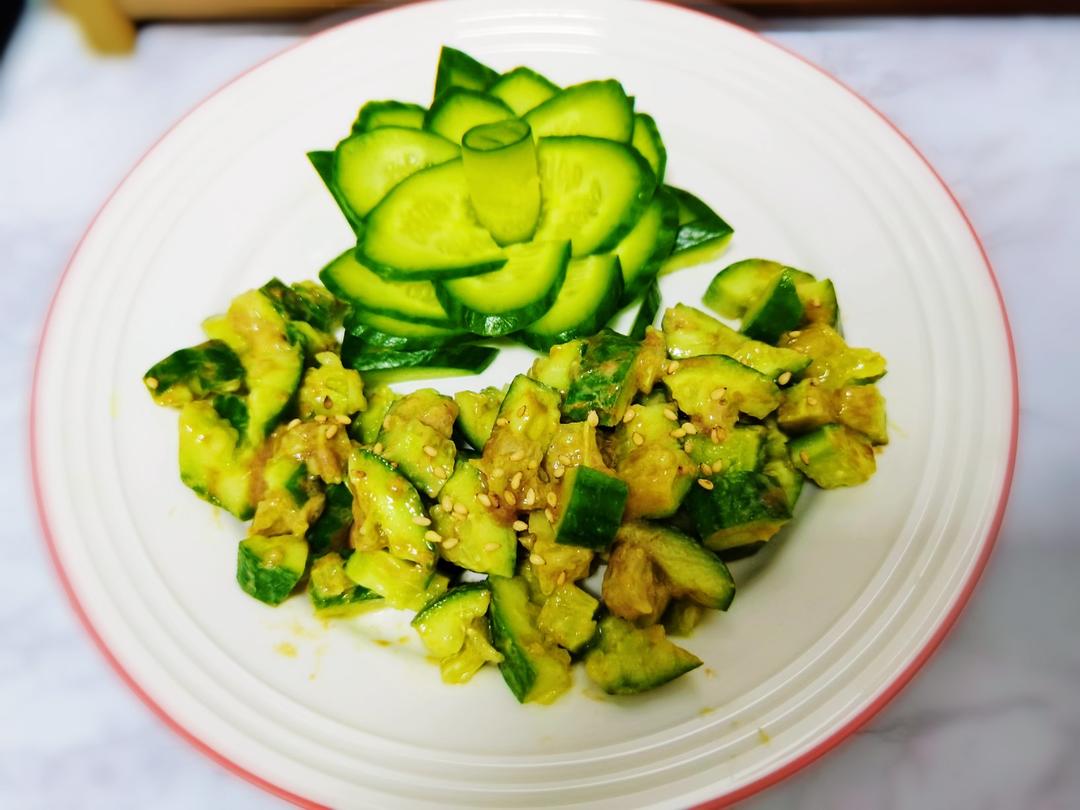 荆芥拌刀拍黄瓜