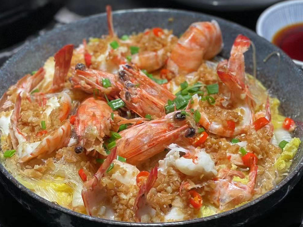 年夜饭就要来一锅｜蒜蓉虾仁粉丝煲