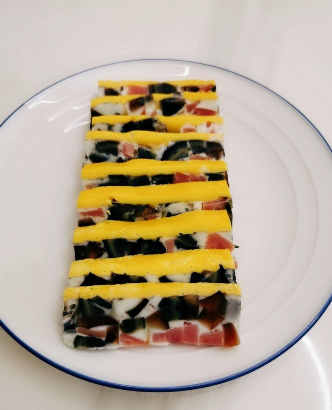 超简单的皮蛋火腿鸡蛋羹