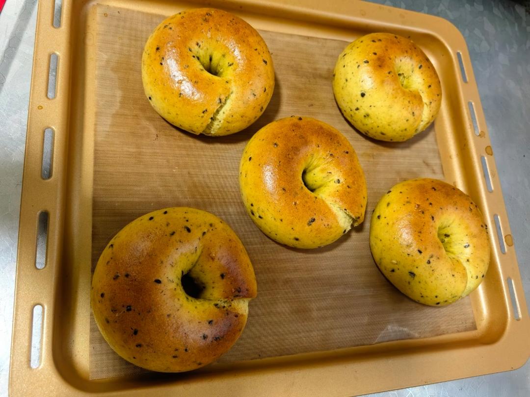 低卡饱腹，超简单但超~好吃的无油糖南瓜全麦贝果