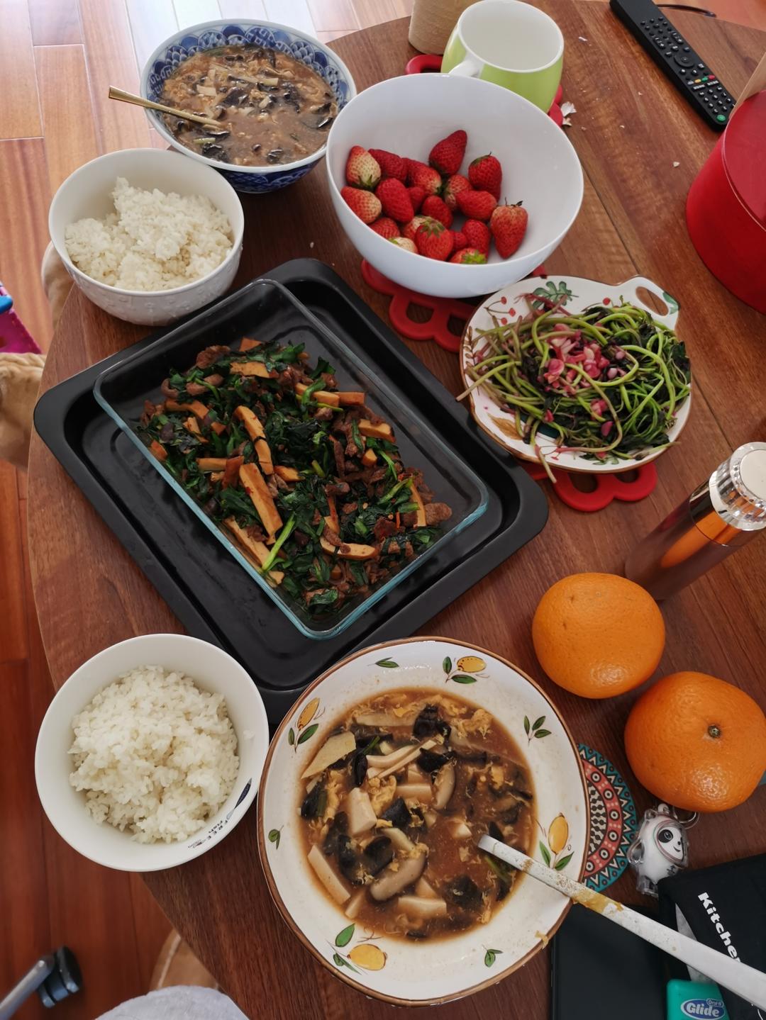 超喜欢的下饭菜猪肉炒韭菜豆腐干