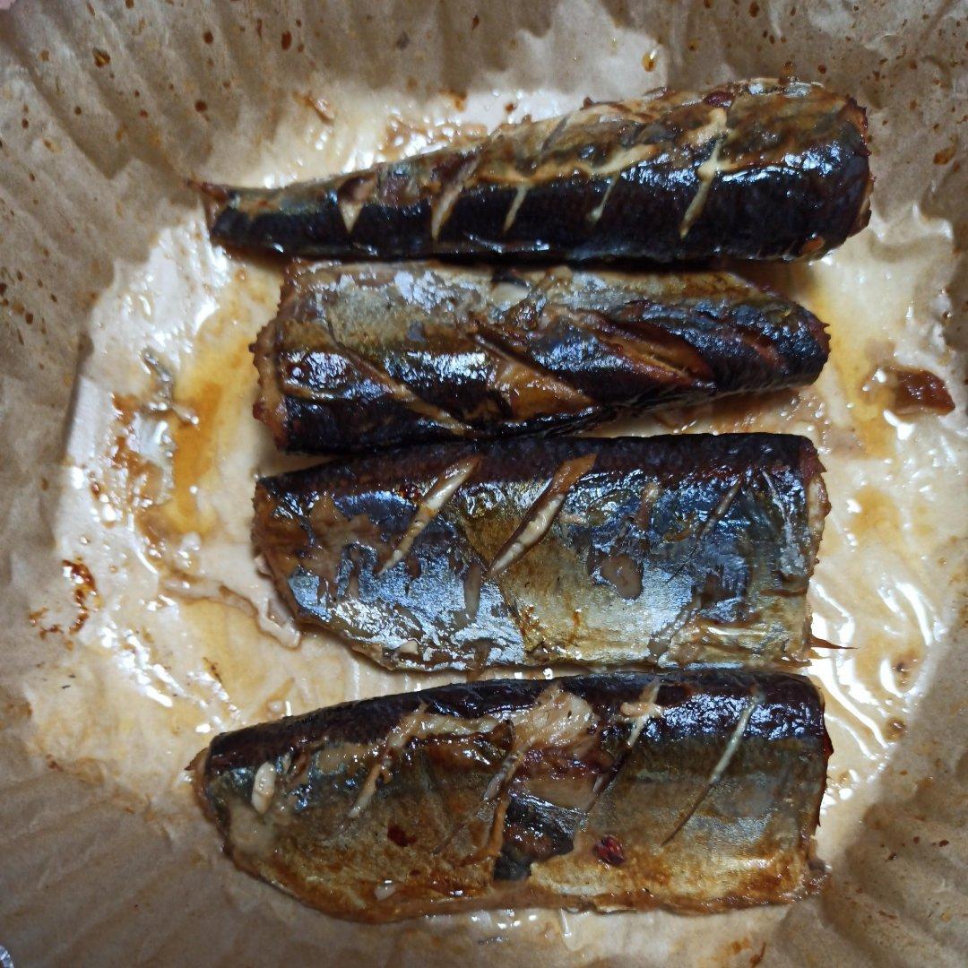 空气炸锅烤秋刀鱼