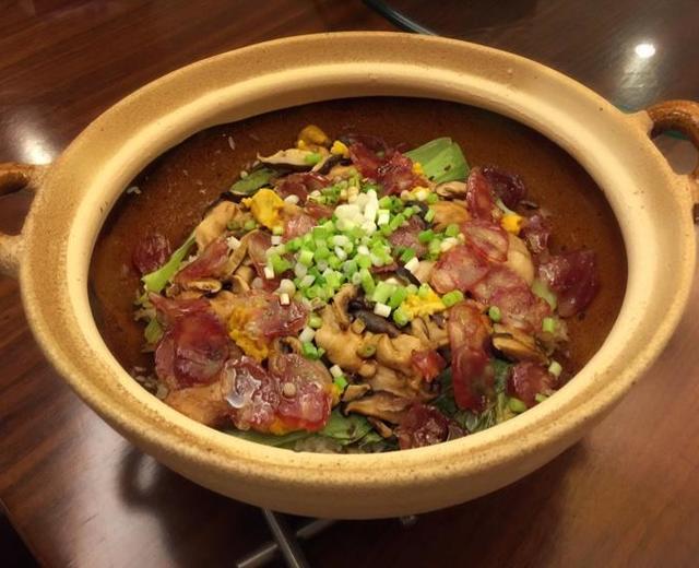 滑鸡腊味煲仔饭菜谱
Chicken Chinese Sausage Claypot Rice Recipe的做法