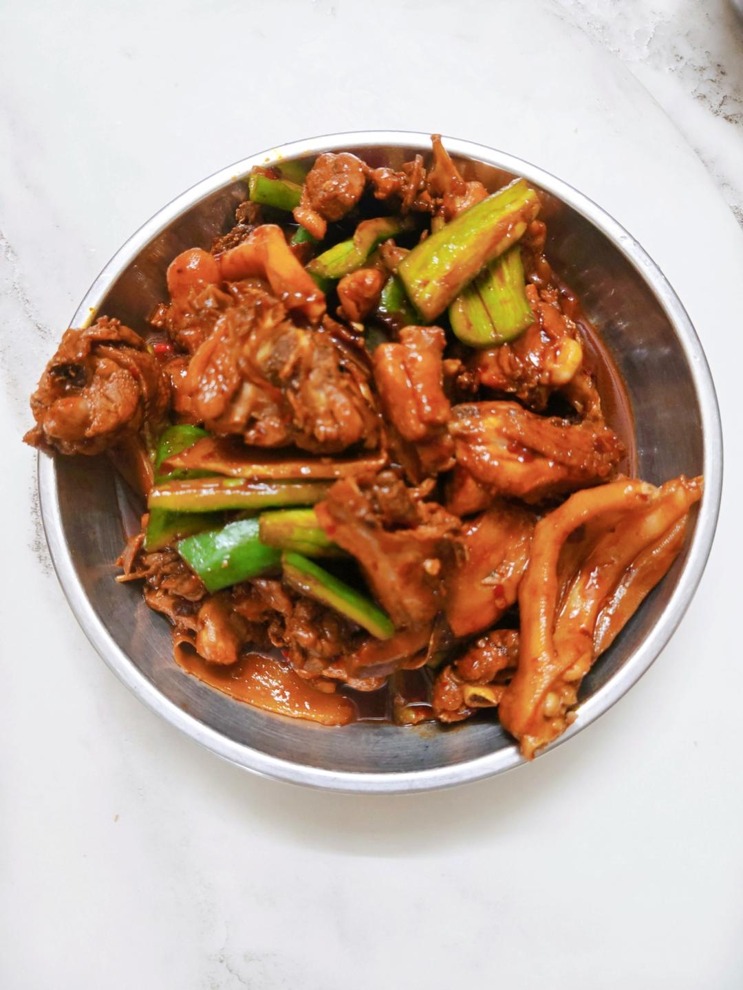 子姜焖鸭煲