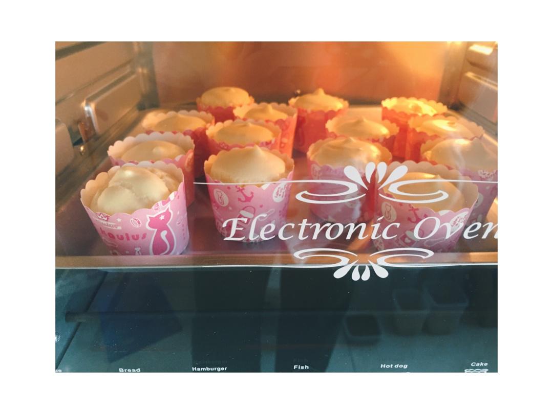 不回缩杯子蛋糕cupcake