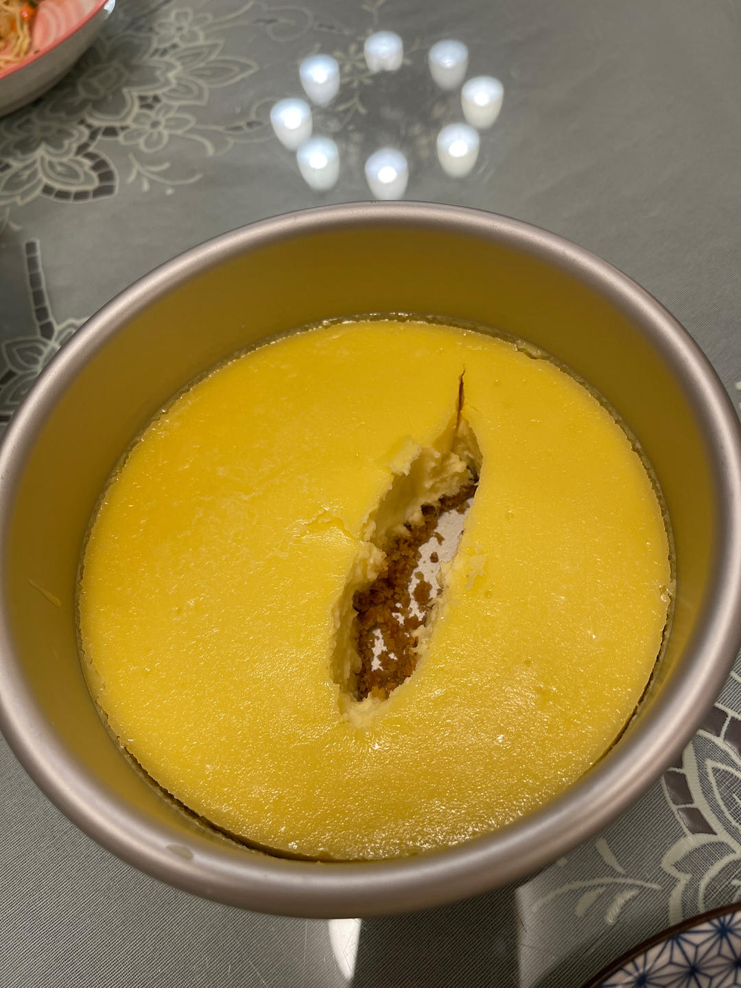 纽约甜点学校食谱：无淡奶油，无酸奶油，无面粉，最简单却最美味的纽约芝士蛋糕。食材极简，口感惊艳！