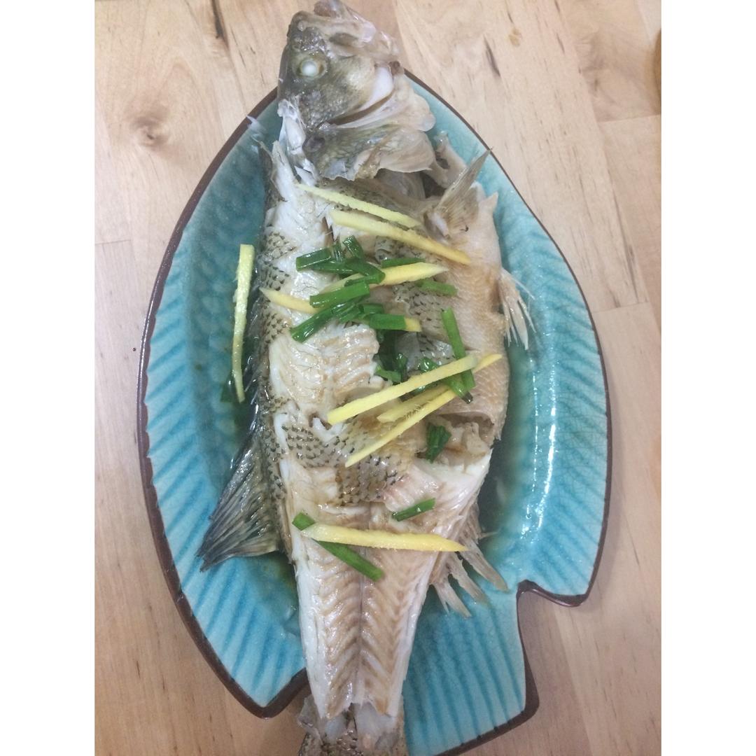 清蒸鲈鱼