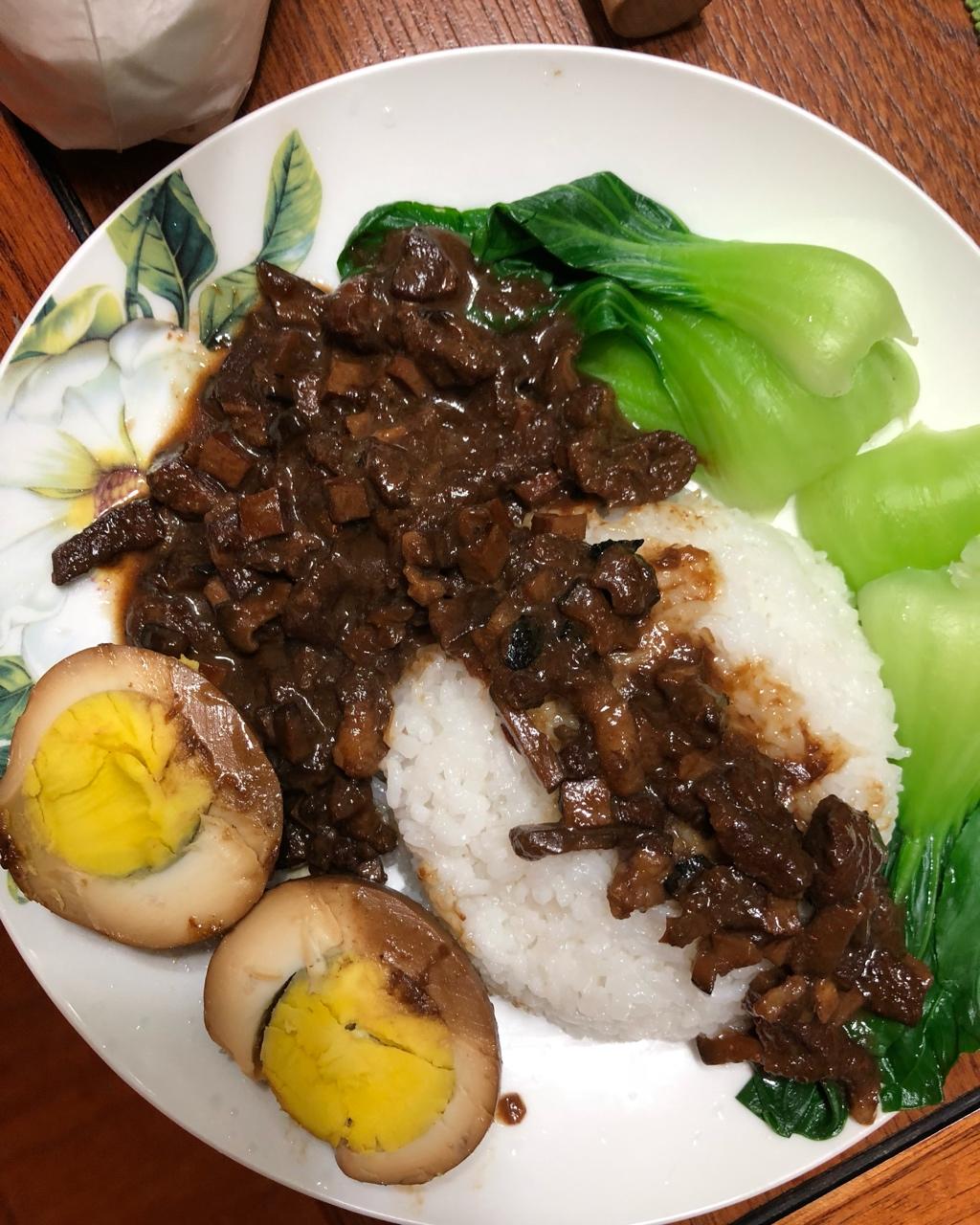 洋葱酥卤肉饭