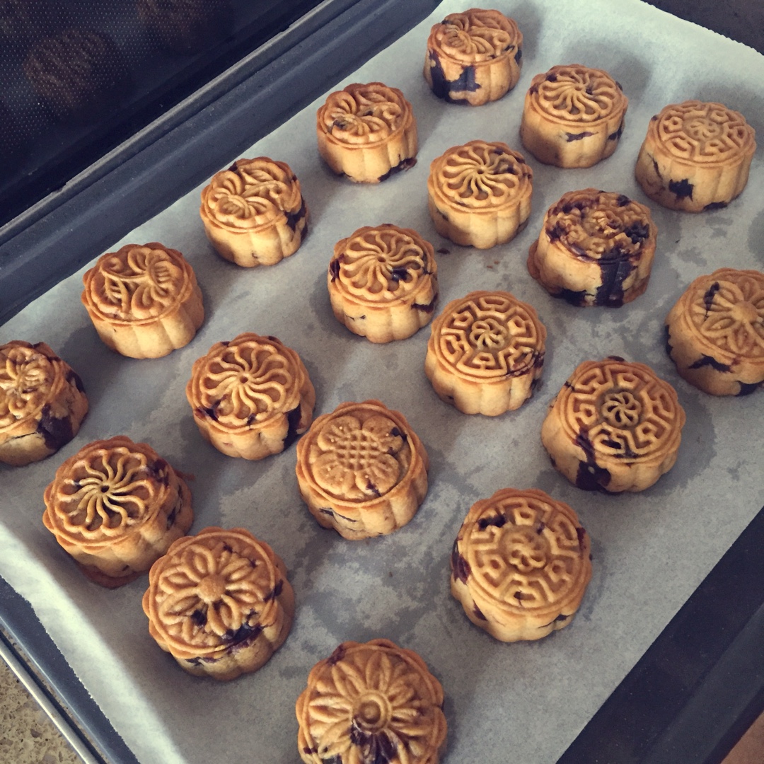 广式月饼——蛋黄莲蓉月饼