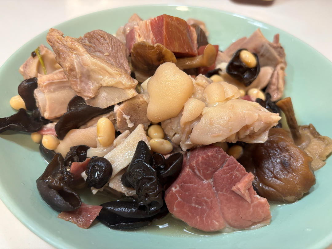 火腿配鲜肉