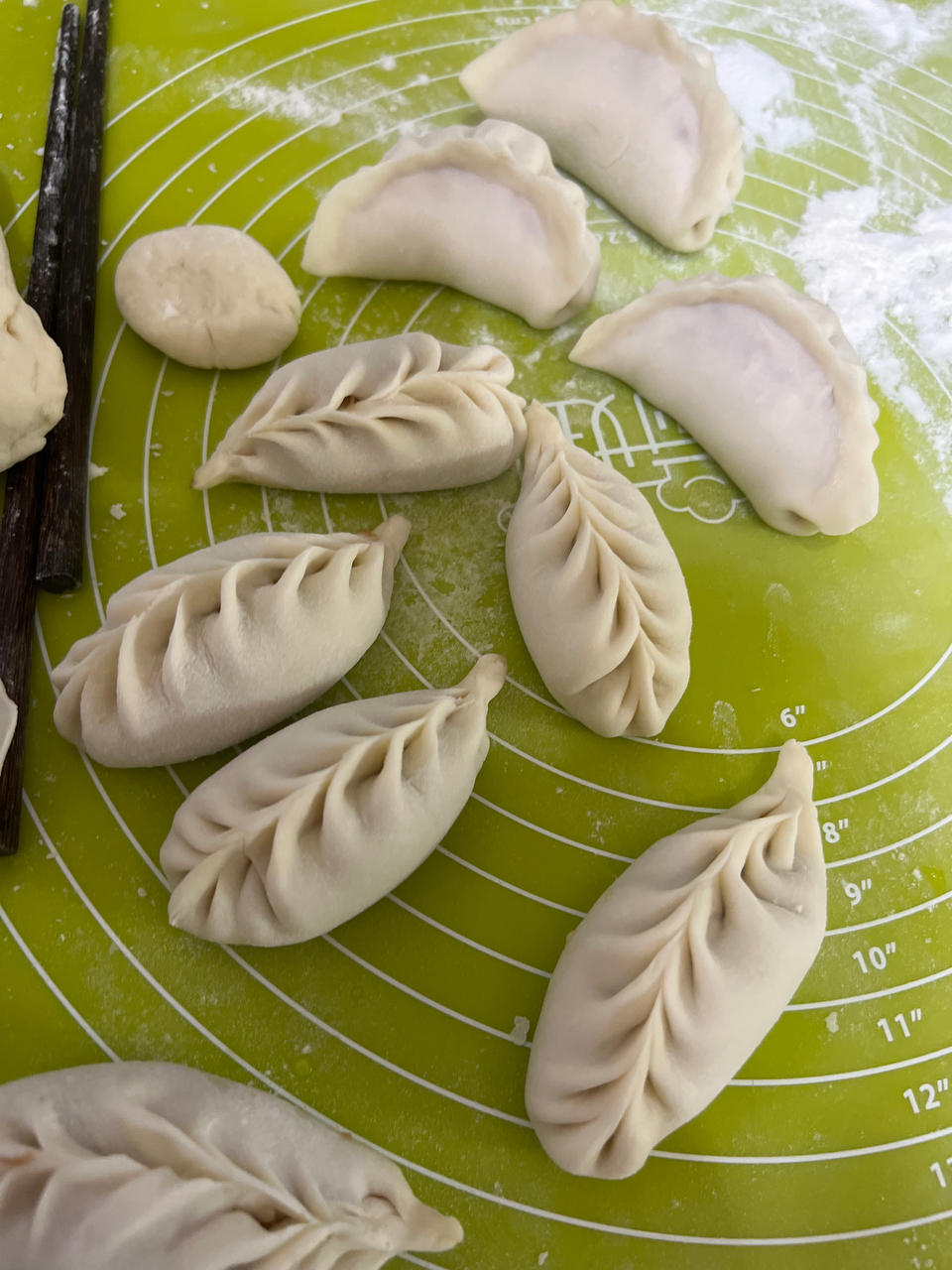 半烫面饺子皮（锅贴、蒸饺、烧卖、剩了还可以烙饼）