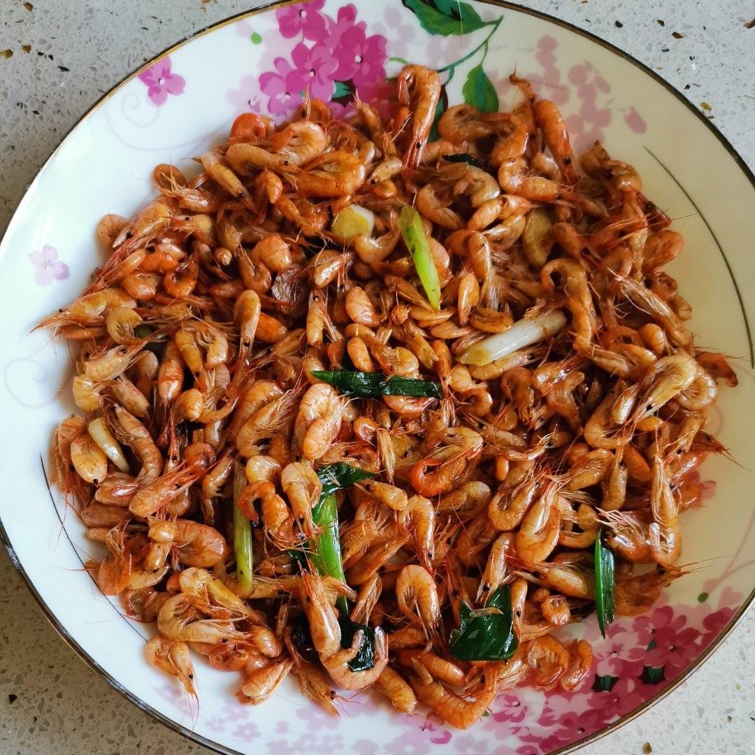 爆炒小河虾