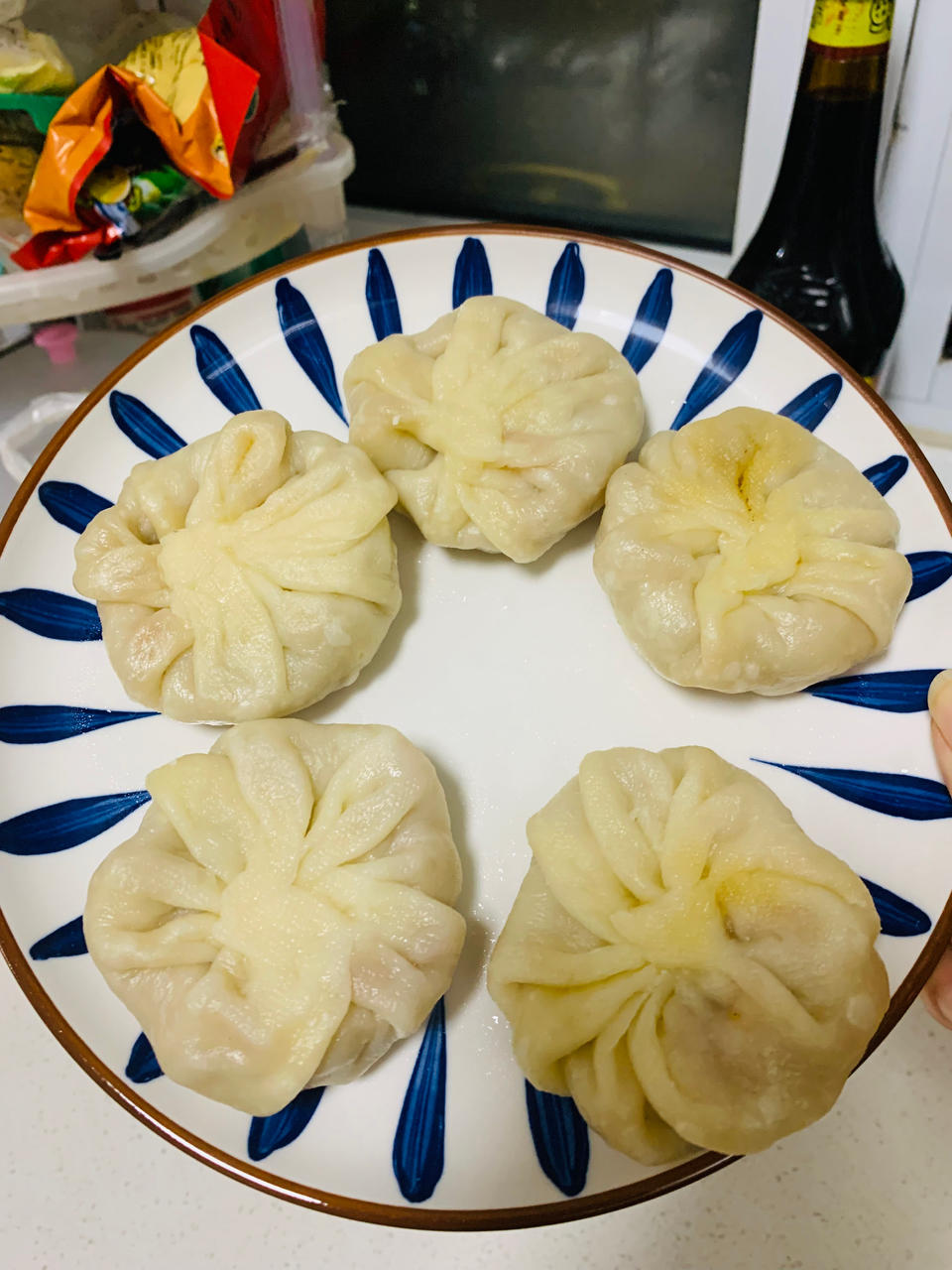 一口一个青椒火腿鸡蛋蒸包