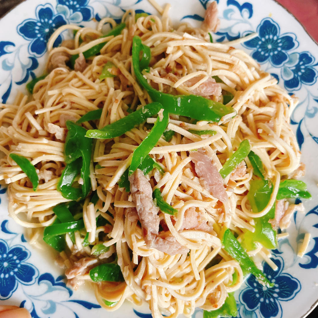 青椒肉丝炒干丝