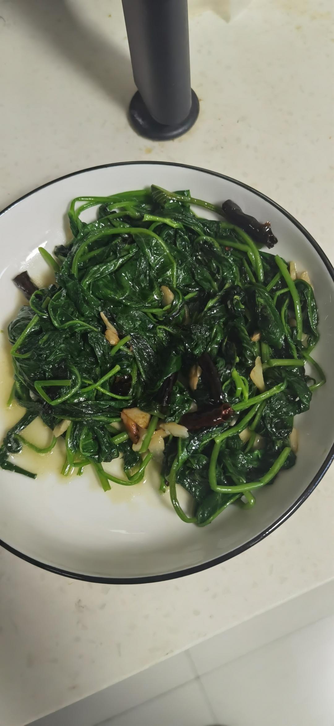 炝炒空心菜（不黑的秘密）