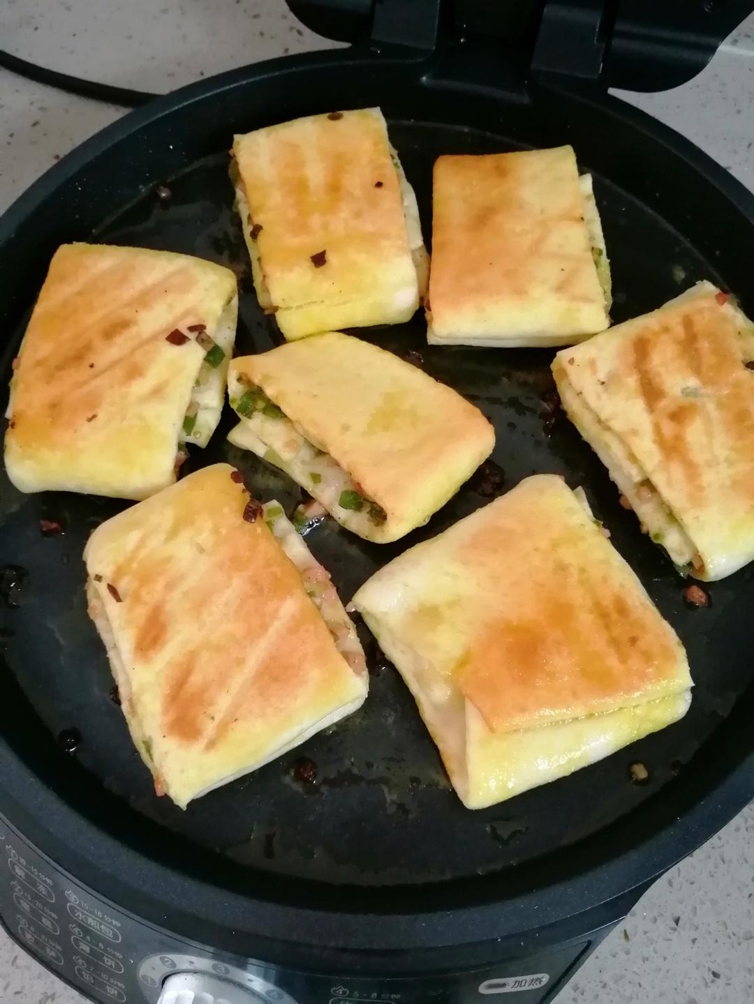 大学食堂的尖椒火腿饼