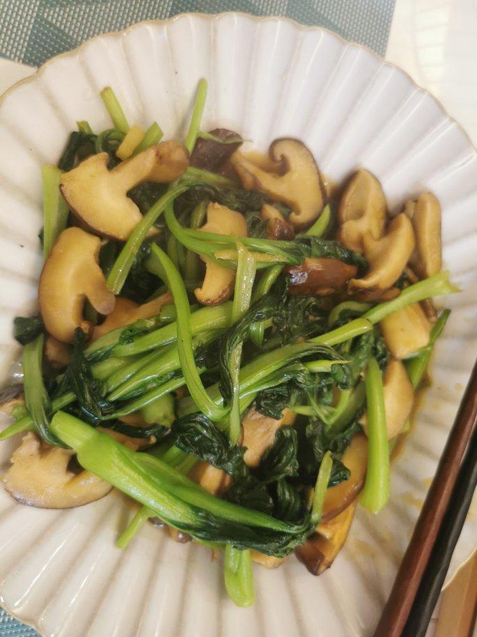 简易版香菇扒油菜