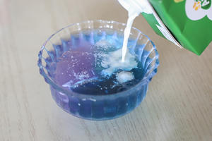 渐变星空海洋代糖冰粉撞奶（蓝蝴蝶豆花的魔幻世界）的做法 步骤8