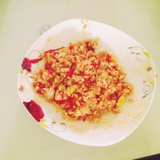 西红柿菜叶蛋炒饭