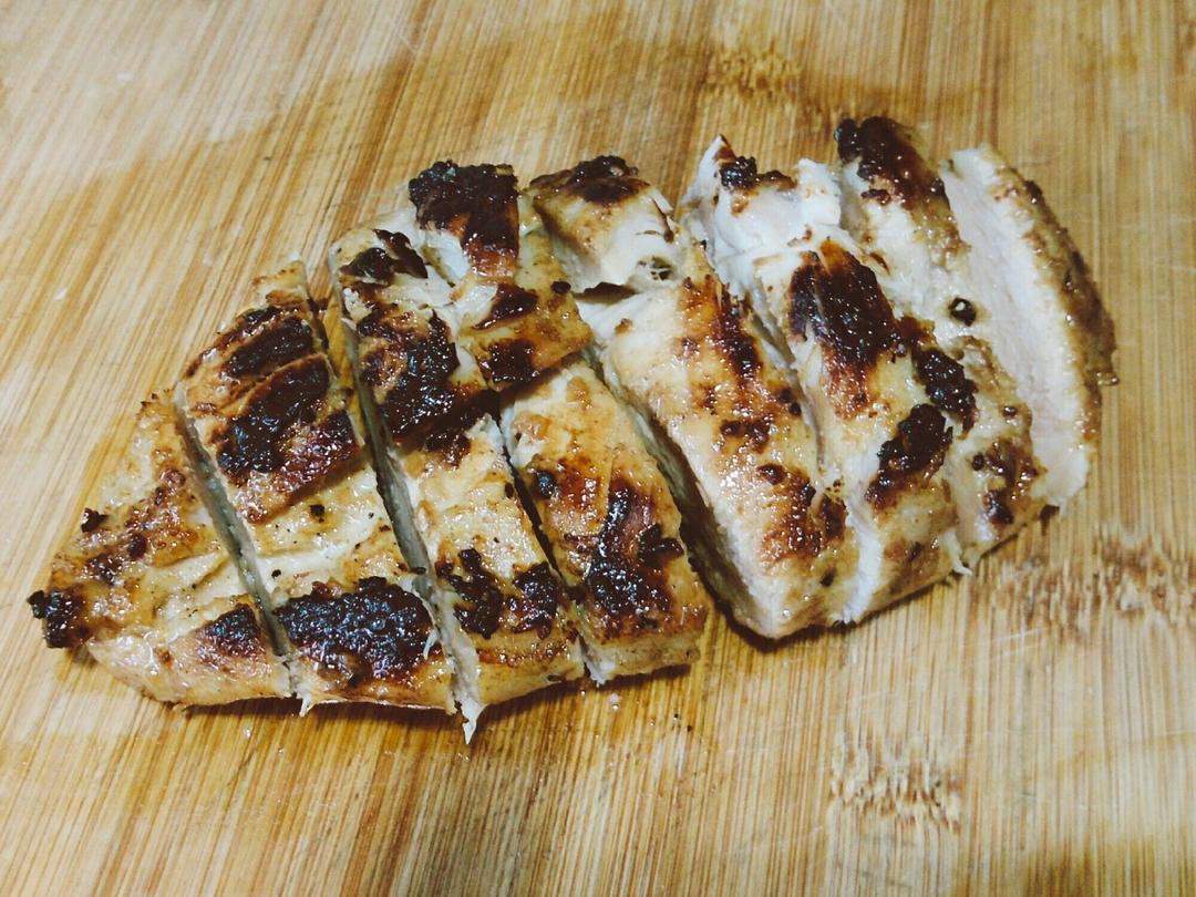 酷炫屌炸天好吃的煎鸡胸肉（香蒜蜂蜜煎鸡胸肉）