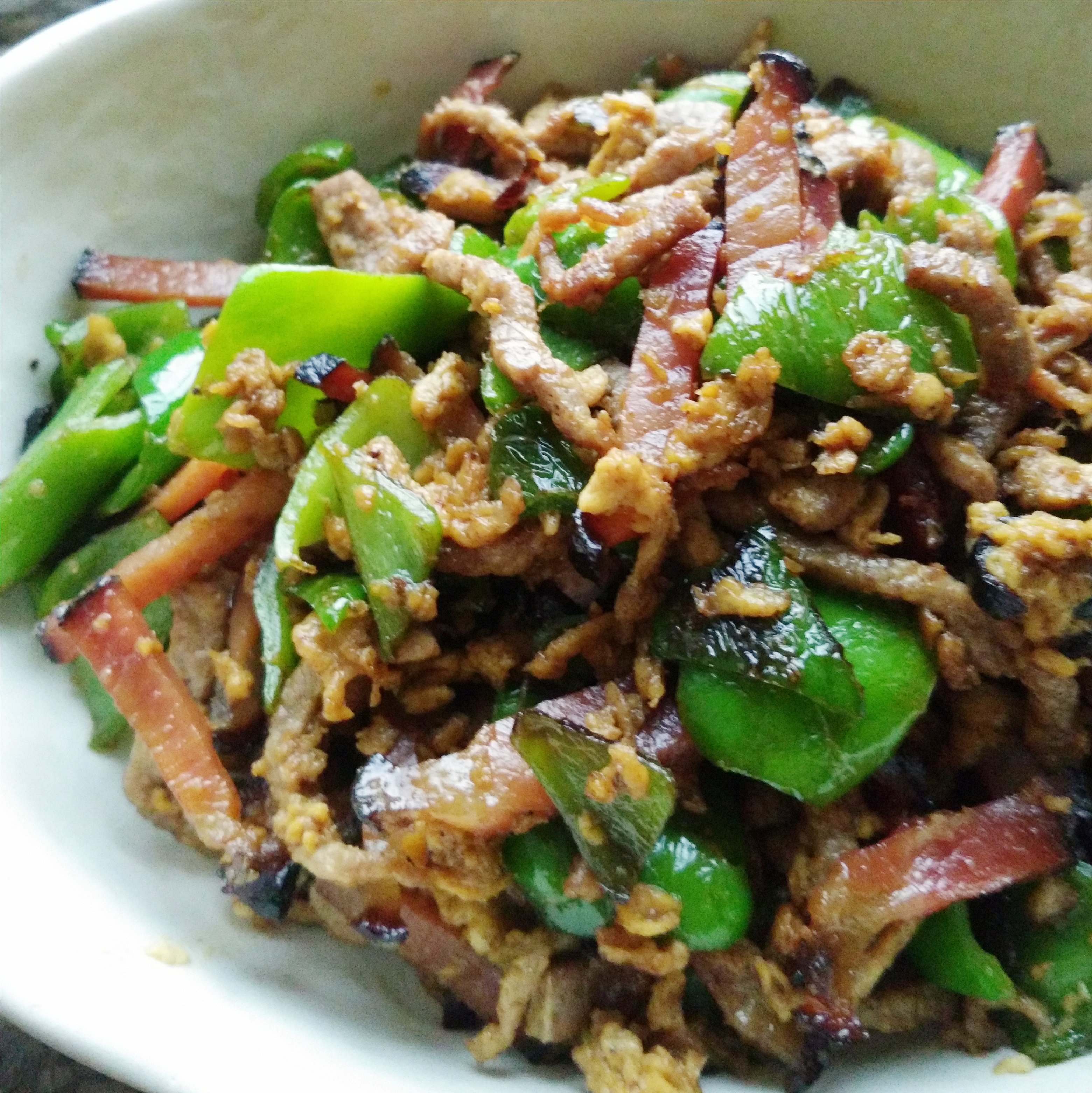 腊肉炒时蔬