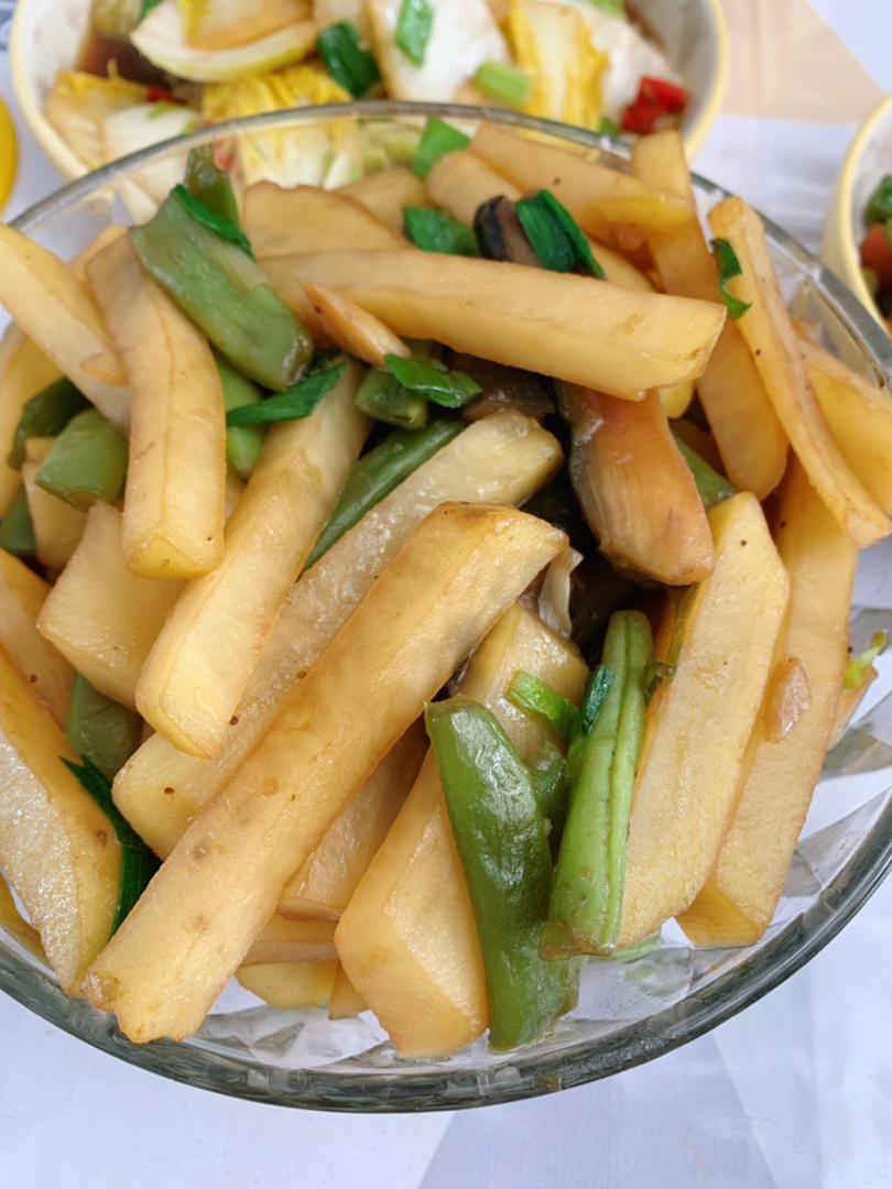 家常菜土豆烧豆角茄子