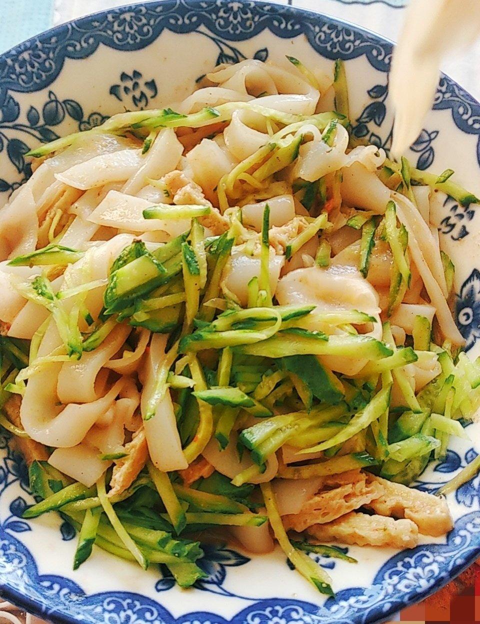 凉皮-家庭自制（告诉你自己做更劲道的秘诀）