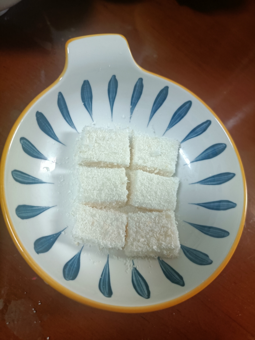 椰蓉牛奶小方块【超级好吃简单高大上】的做法