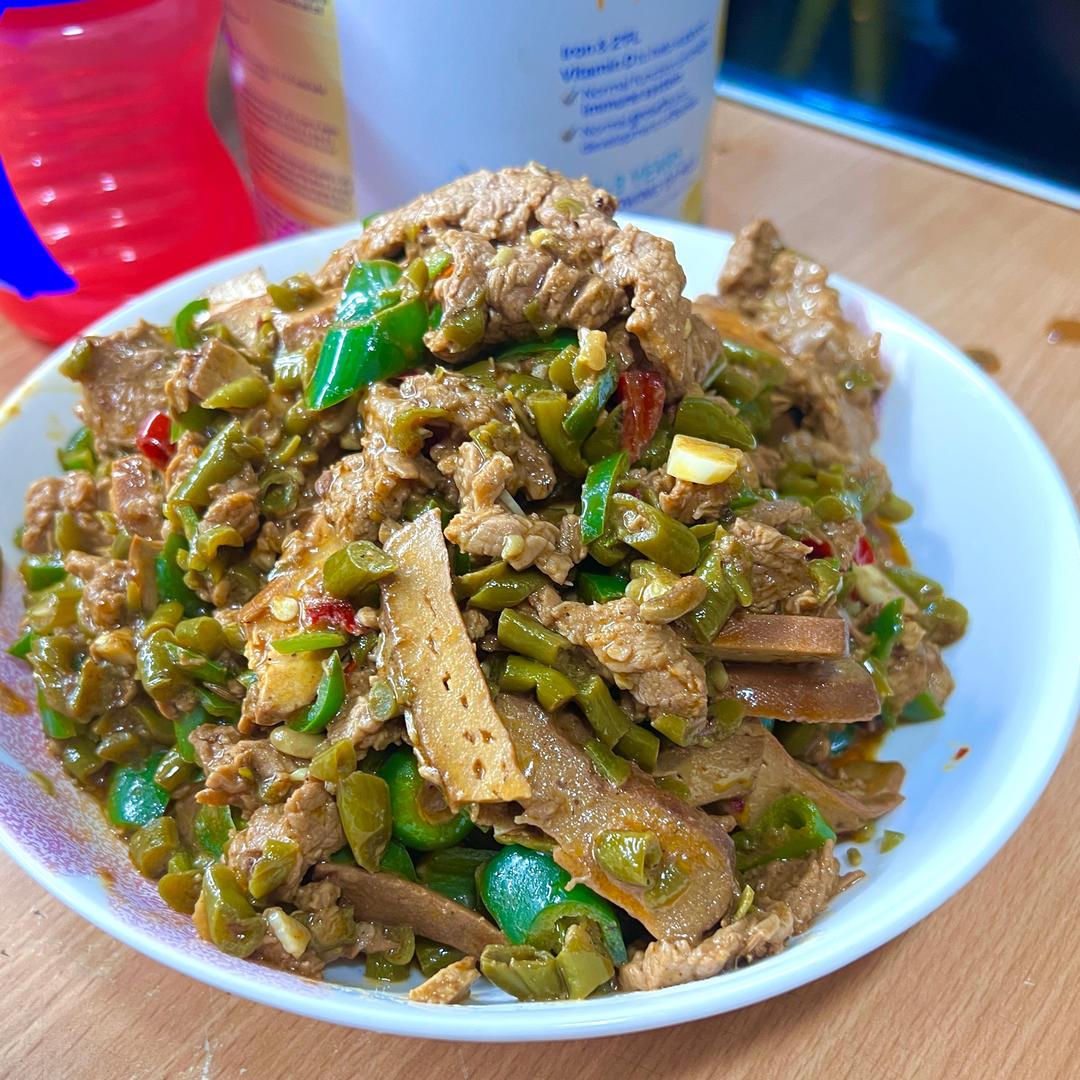 酸豆角肉末炒香干