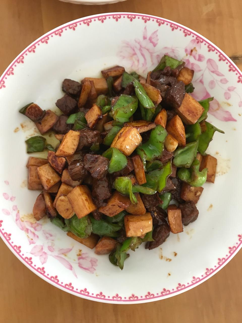 黑椒杏鲍菇牛肉粒