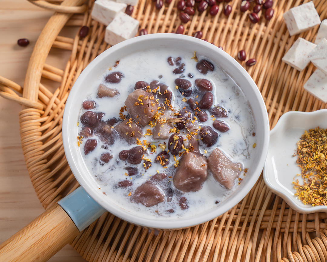 【奶香芋头红豆汤】的做法