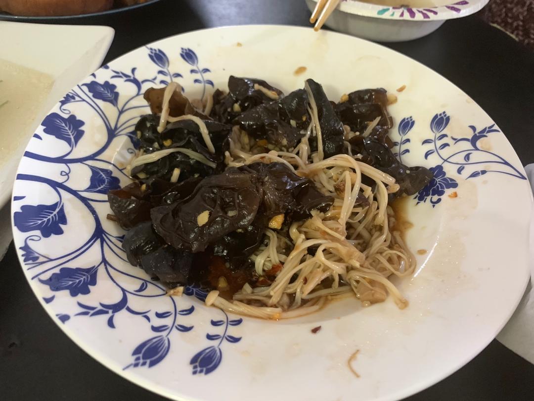 凉拌素三丝（金针菇，胡萝卜，木耳）