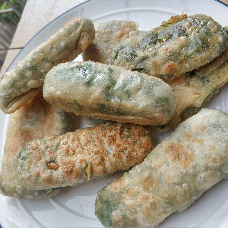 吹弹可破的韭菜盒子