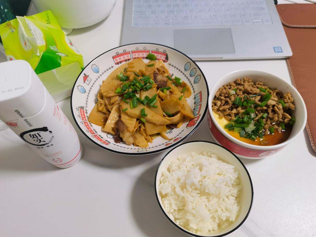 肉香笋鲜的春笋炒五花肉