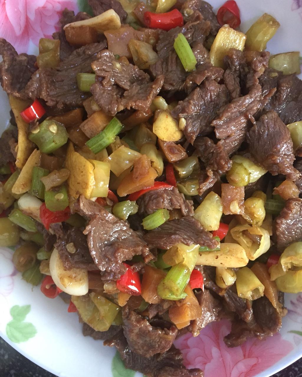 小胖子minmin_做的酸辣椒炒牛肉