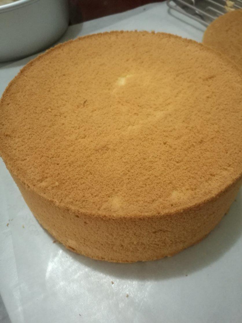 不凹底不塌陷的完美戚风蛋糕